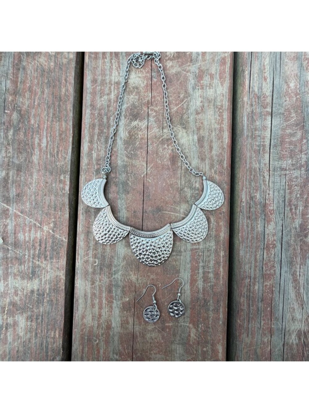 Hammered Silver Tone Statement Necklace & Earrings Set